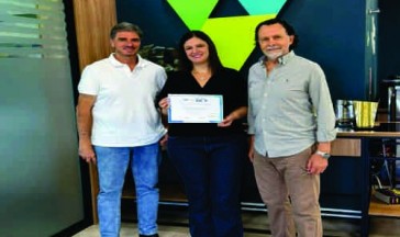 Mais uma embaixadora que abra&ccedil;a essa causa!